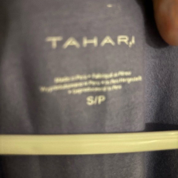 Tahari lavender top. Size PS   25” long and 16. “ pit‎ to pit. - Picture 2 of 7